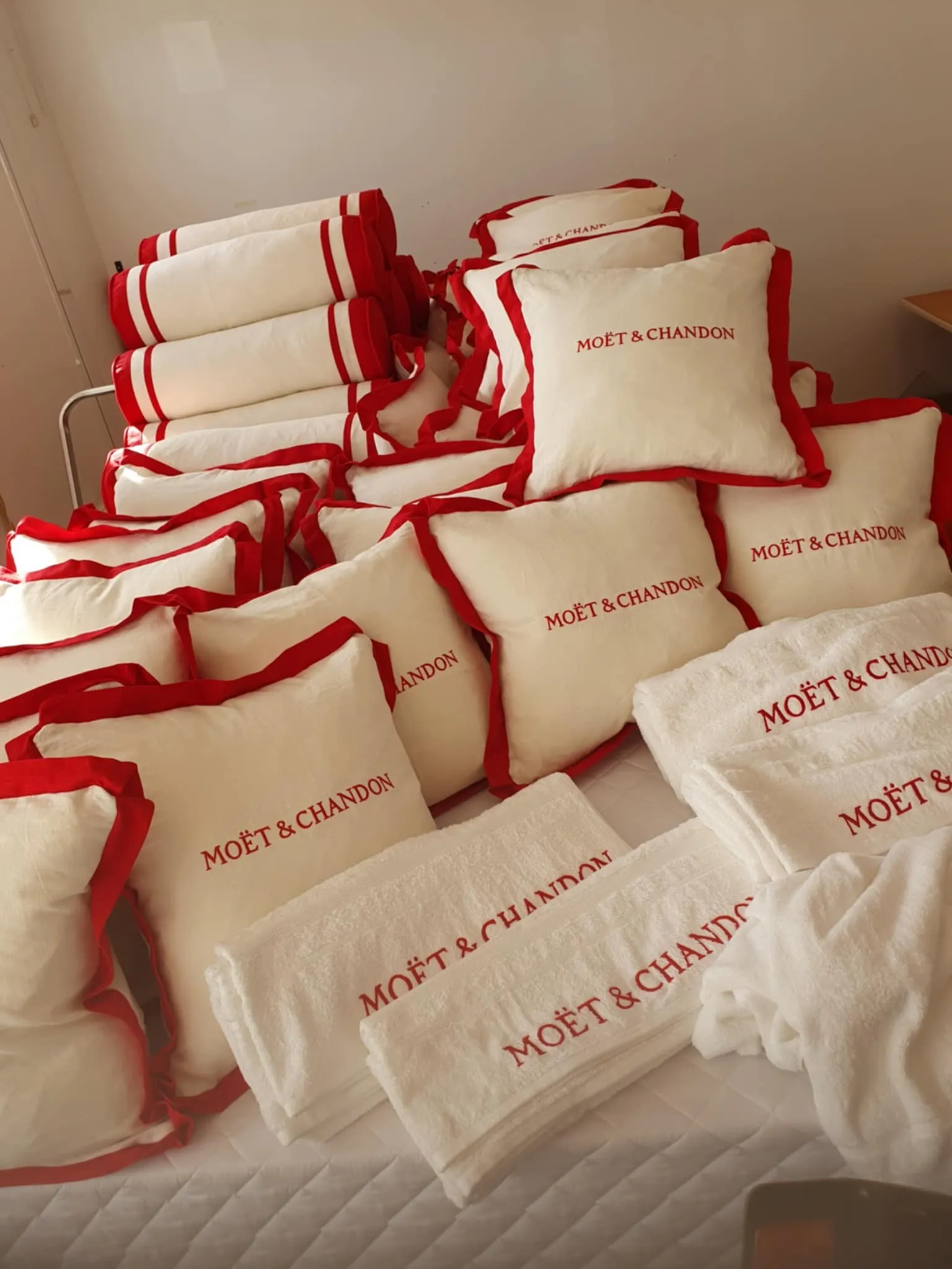 Specialbeställning till event med broderi