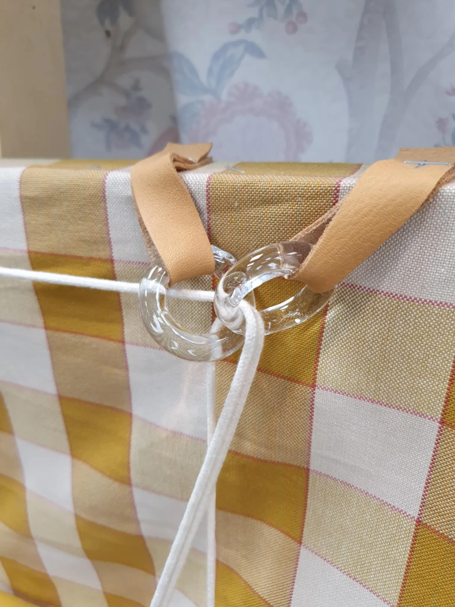 Detalj på 1700-talsgardin